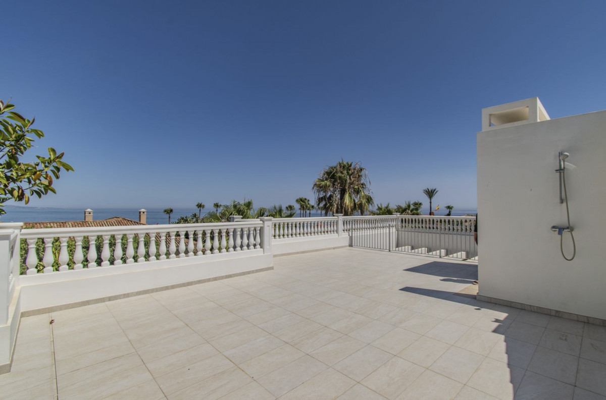 Huis te koop in Guadalmina Baja | 6 slaapkamers H4053367