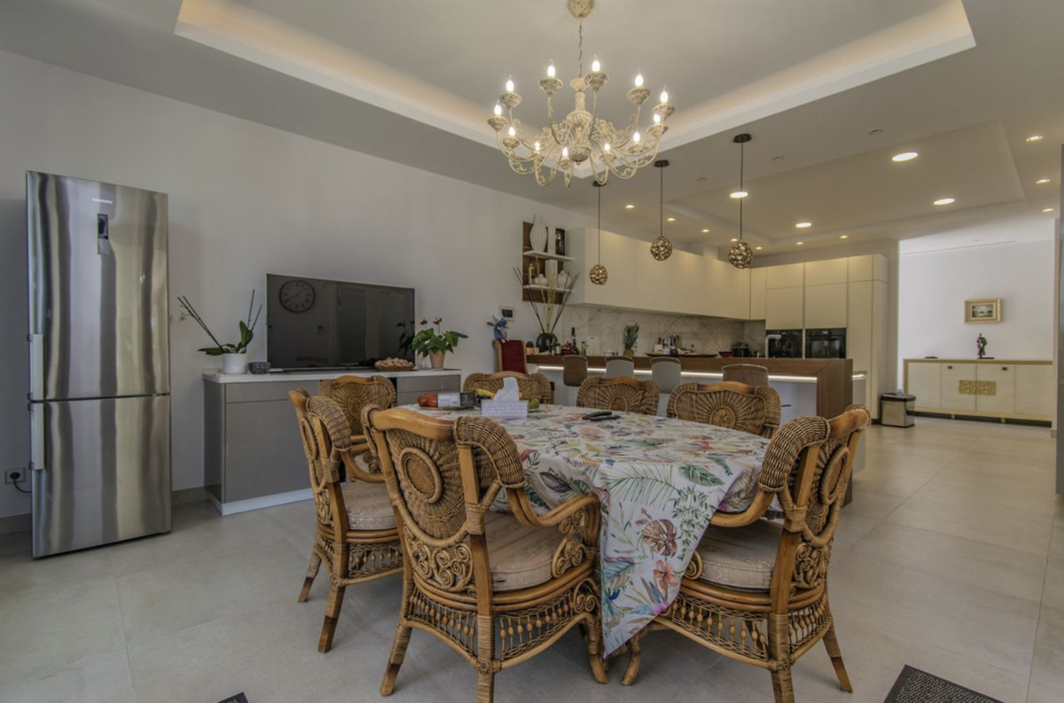 Huis te koop in Guadalmina Baja | 6 slaapkamers H4053367