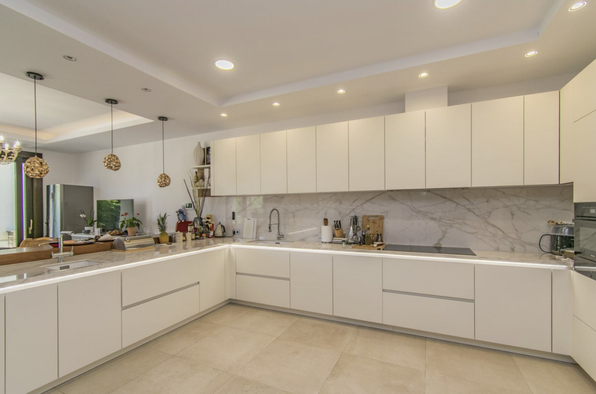 Huis te koop in Guadalmina Baja | 6 slaapkamers H4053367