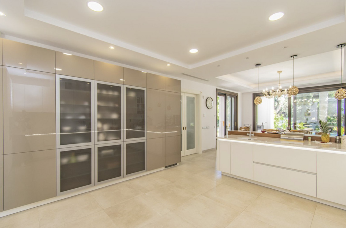 Huis te koop in Guadalmina Baja | 6 slaapkamers H4053367