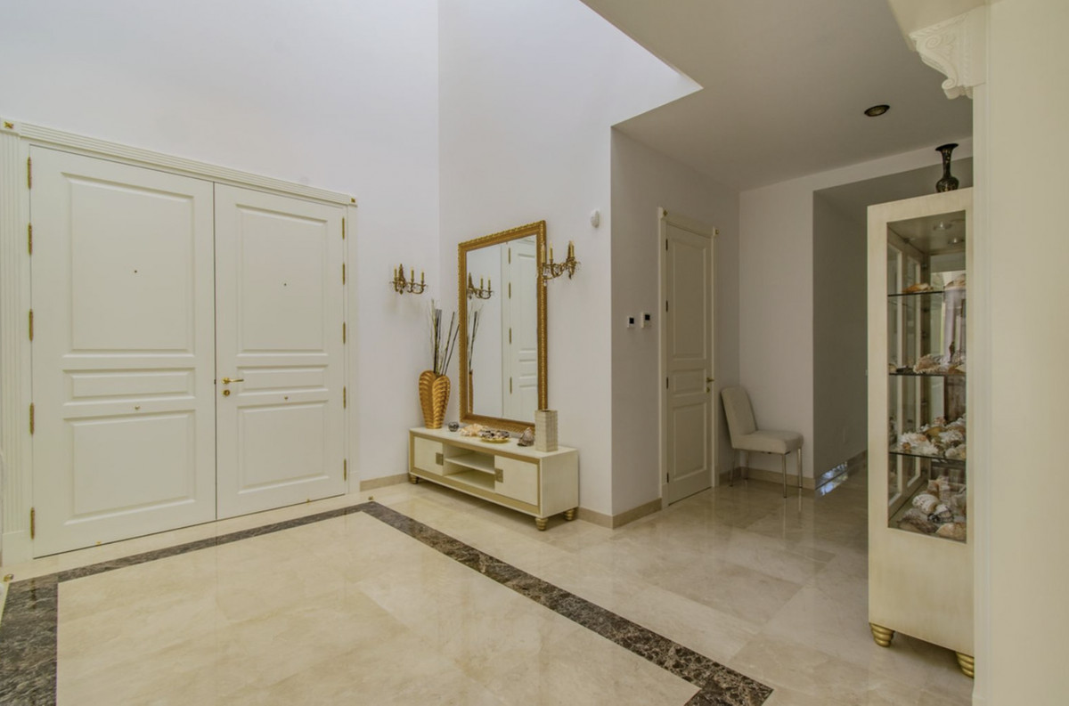 Huis te koop in Guadalmina Baja | 6 slaapkamers H4053367