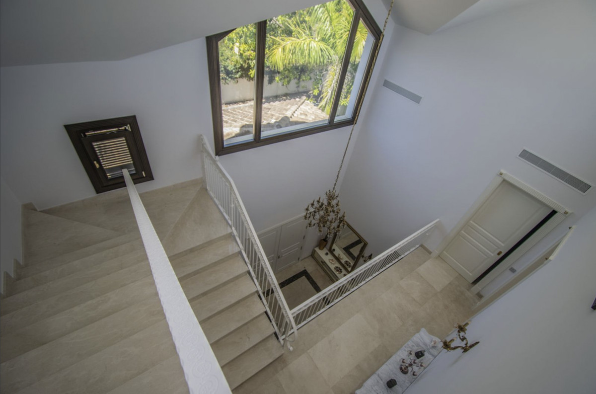 Huis te koop in Guadalmina Baja | 6 slaapkamers H4053367