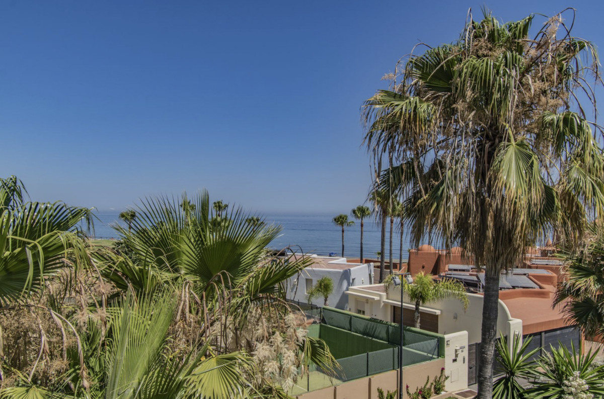 Huis te koop in Guadalmina Baja | 6 slaapkamers H4053367