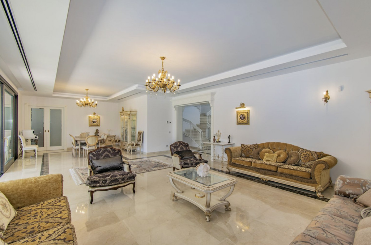 Huis te koop in Guadalmina Baja | 6 slaapkamers H4053367