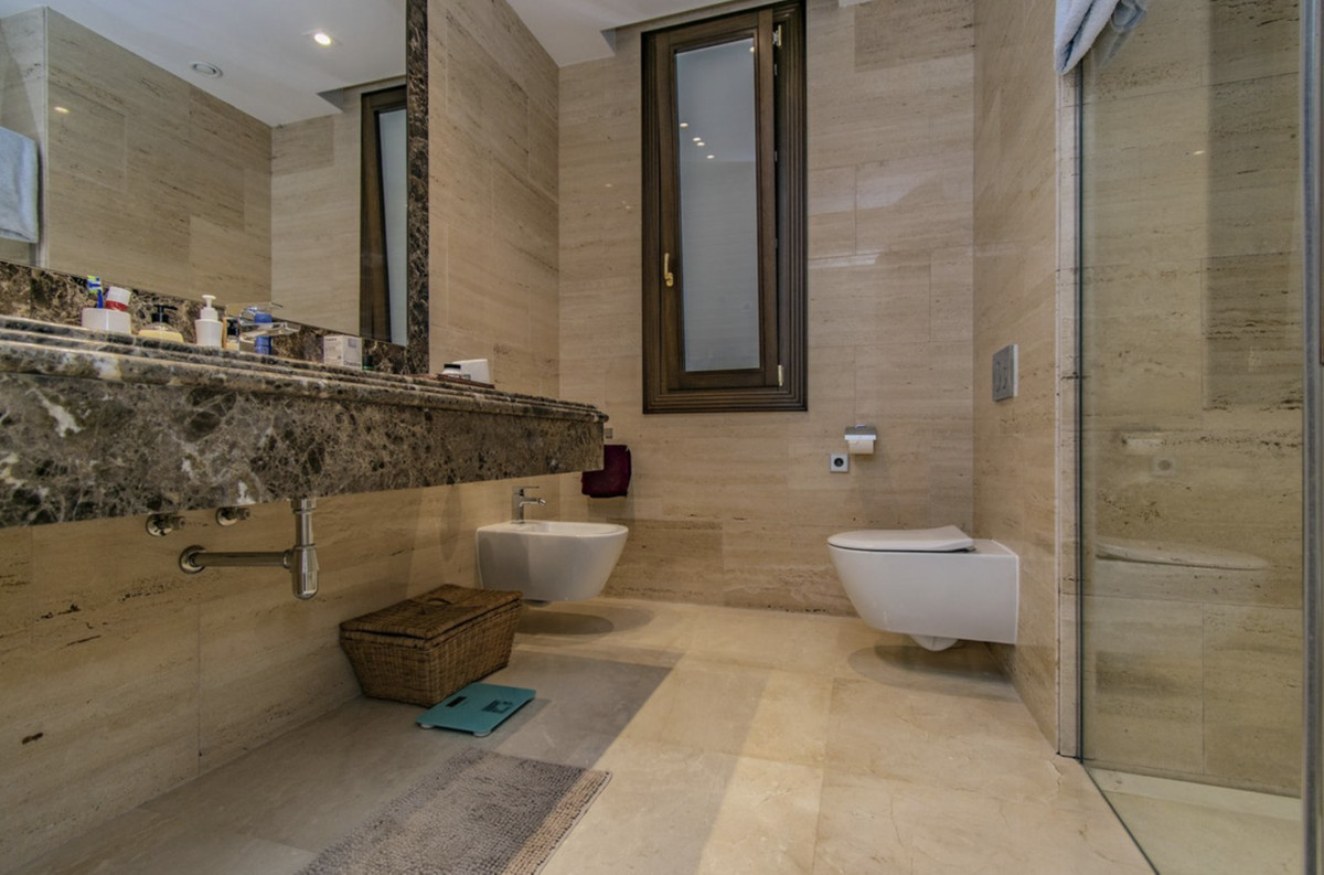 Huis te koop in Guadalmina Baja | 6 slaapkamers H4053367