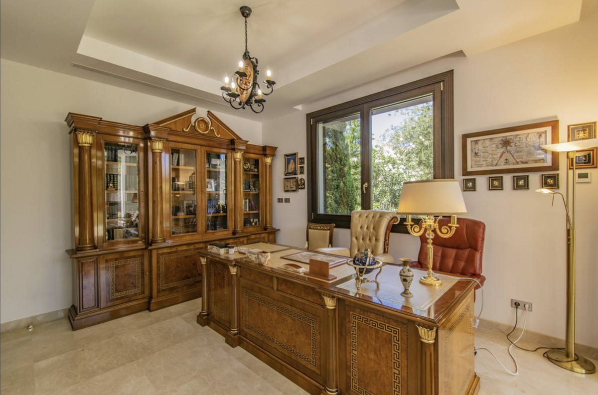 Huis te koop in Guadalmina Baja | 6 slaapkamers H4053367