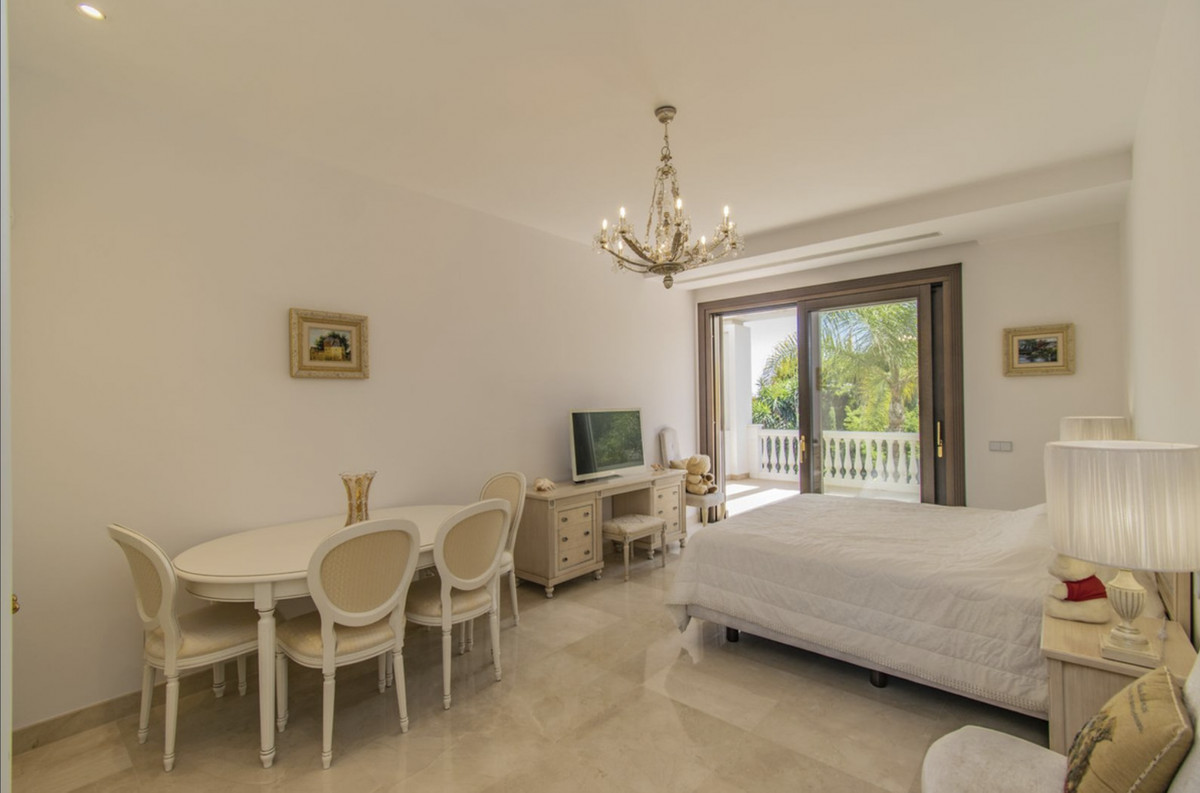 Huis te koop in Guadalmina Baja | 6 slaapkamers H4053367