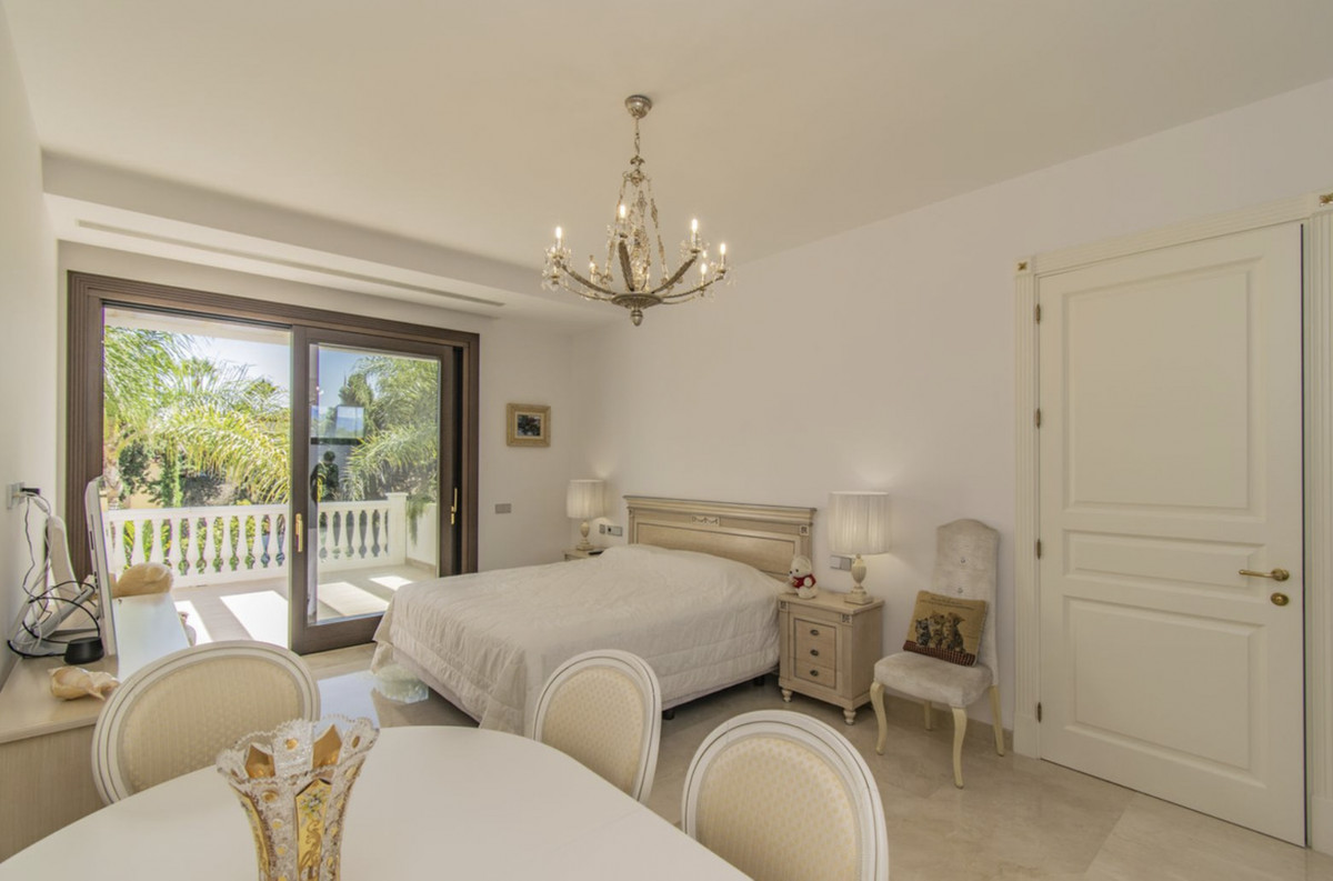 Huis te koop in Guadalmina Baja | 6 slaapkamers H4053367