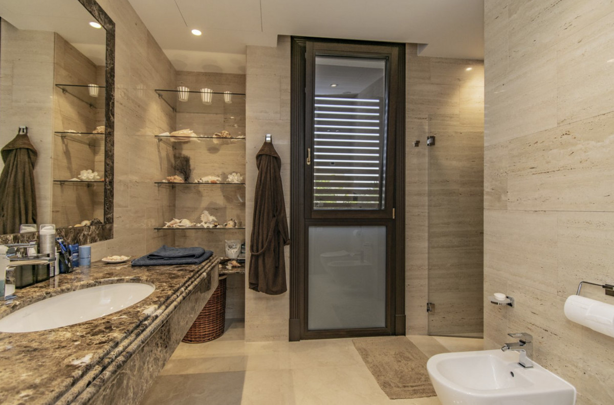 Huis te koop in Guadalmina Baja | 6 slaapkamers H4053367