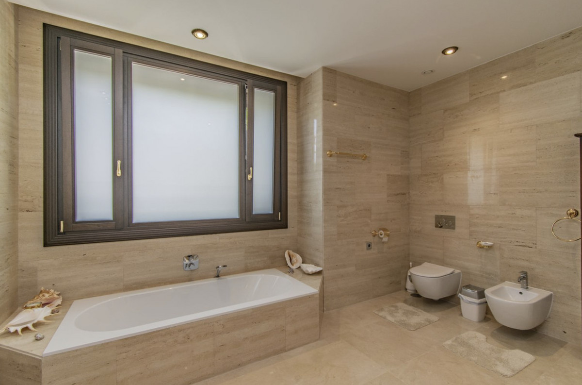 Huis te koop in Guadalmina Baja | 6 slaapkamers H4053367