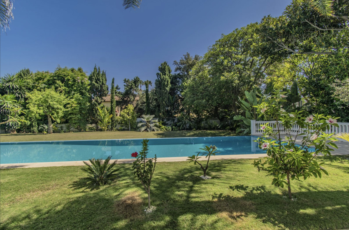 Huis te koop in Guadalmina Baja | 6 slaapkamers H4053367