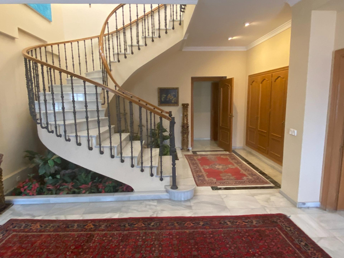 Vrijstaande Villa in Guadalmina Baja-12