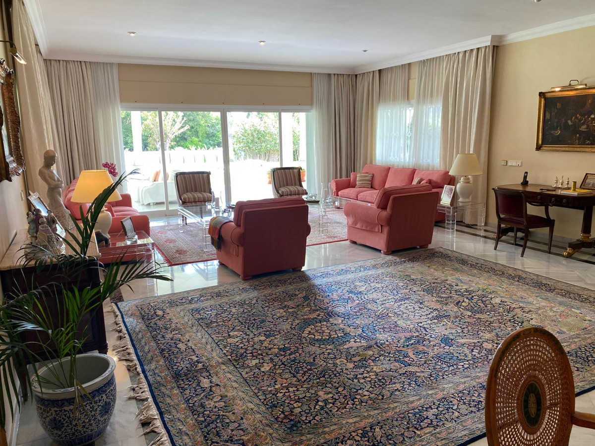 Vrijstaande Villa in Guadalmina Baja-15