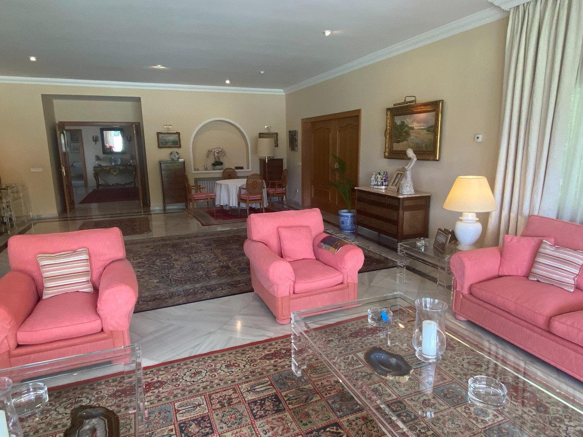 Vrijstaande Villa in Guadalmina Baja-16