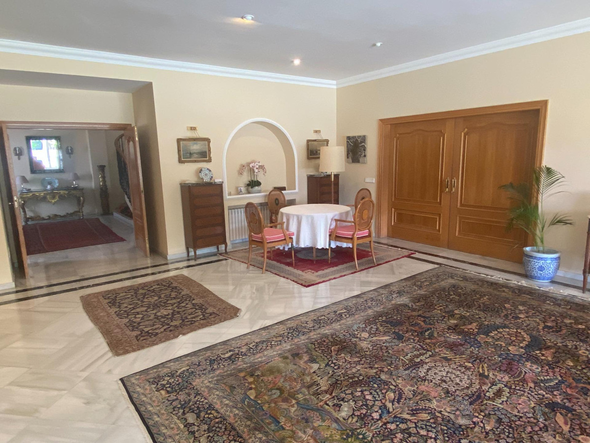 Vrijstaande Villa in Guadalmina Baja-17