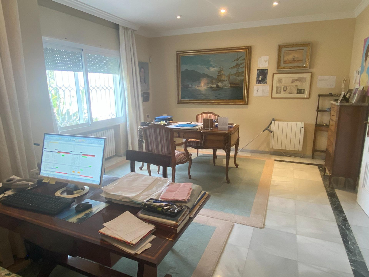 Vrijstaande Villa in Guadalmina Baja-21