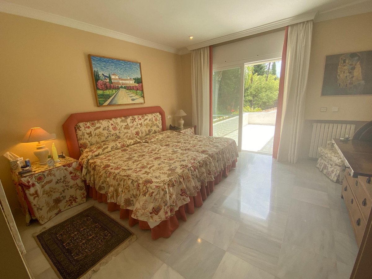 Vrijstaande Villa in Guadalmina Baja-24