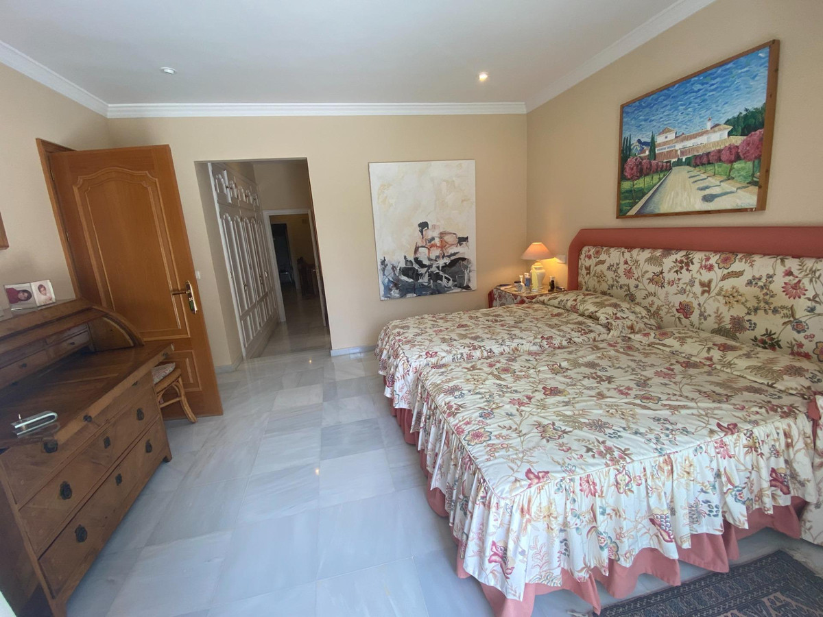 Vrijstaande Villa in Guadalmina Baja-25