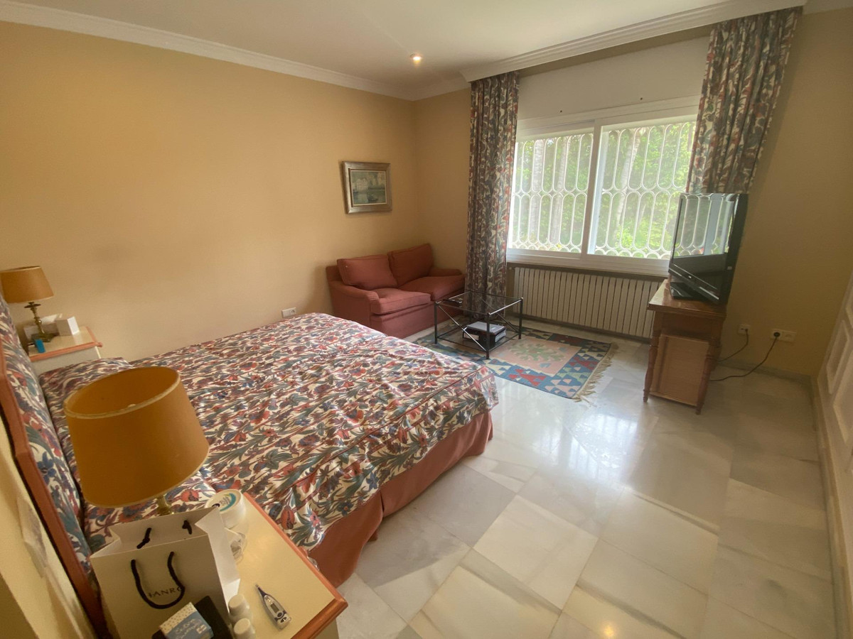 Vrijstaande Villa in Guadalmina Baja-27
