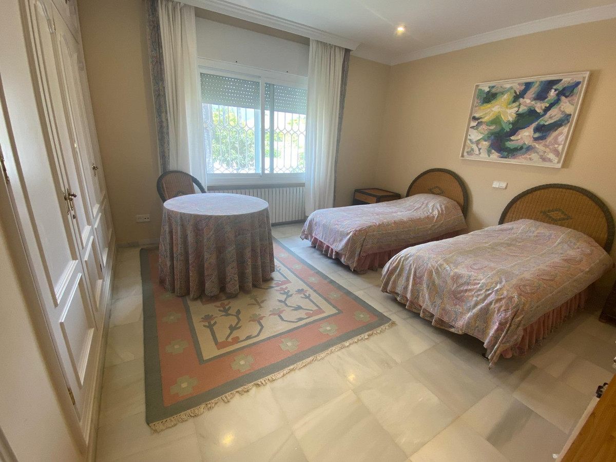 Vrijstaande Villa in Guadalmina Baja-32