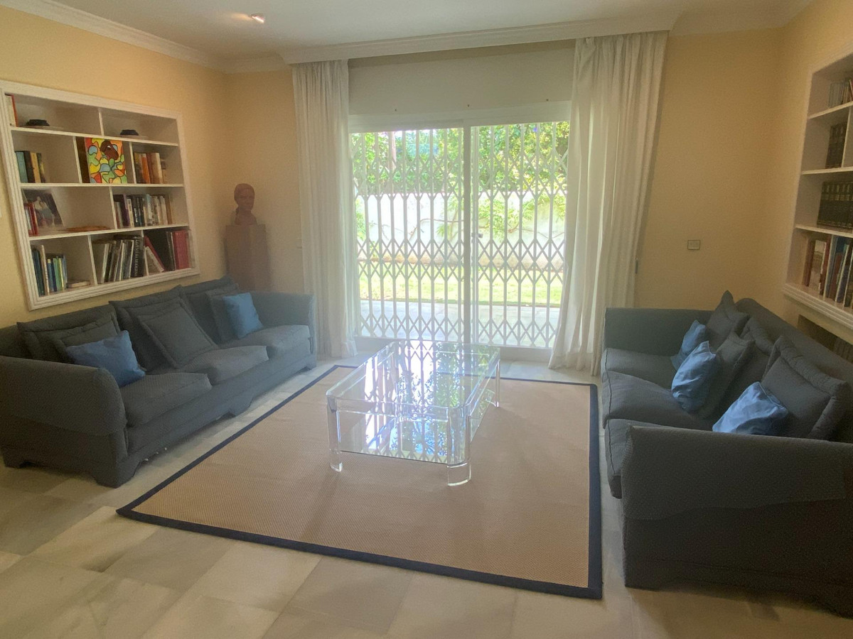 Vrijstaande Villa in Guadalmina Baja-34