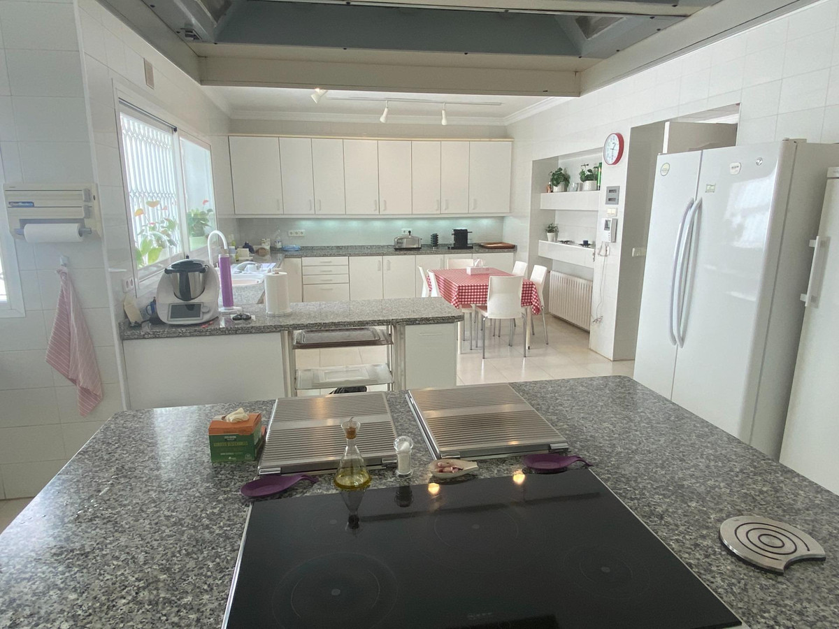 Vrijstaande Villa in Guadalmina Baja-45