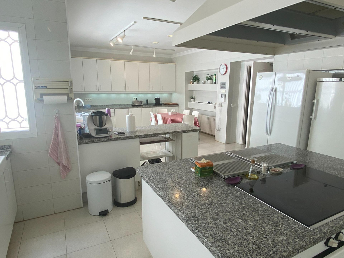 Vrijstaande Villa in Guadalmina Baja-46