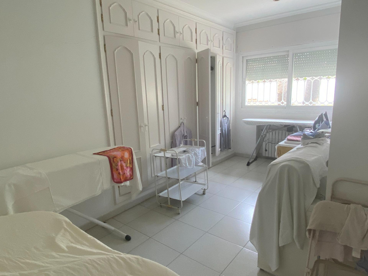 Vrijstaande Villa in Guadalmina Baja-48