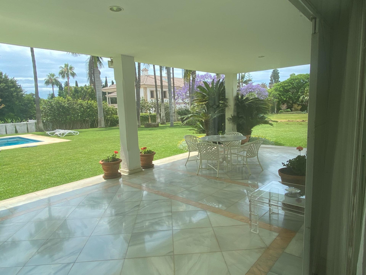 Vrijstaande Villa in Guadalmina Baja-6