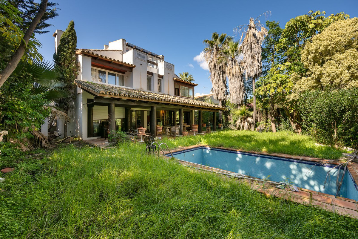 Vrijstaande Villa in Guadalmina Baja-19