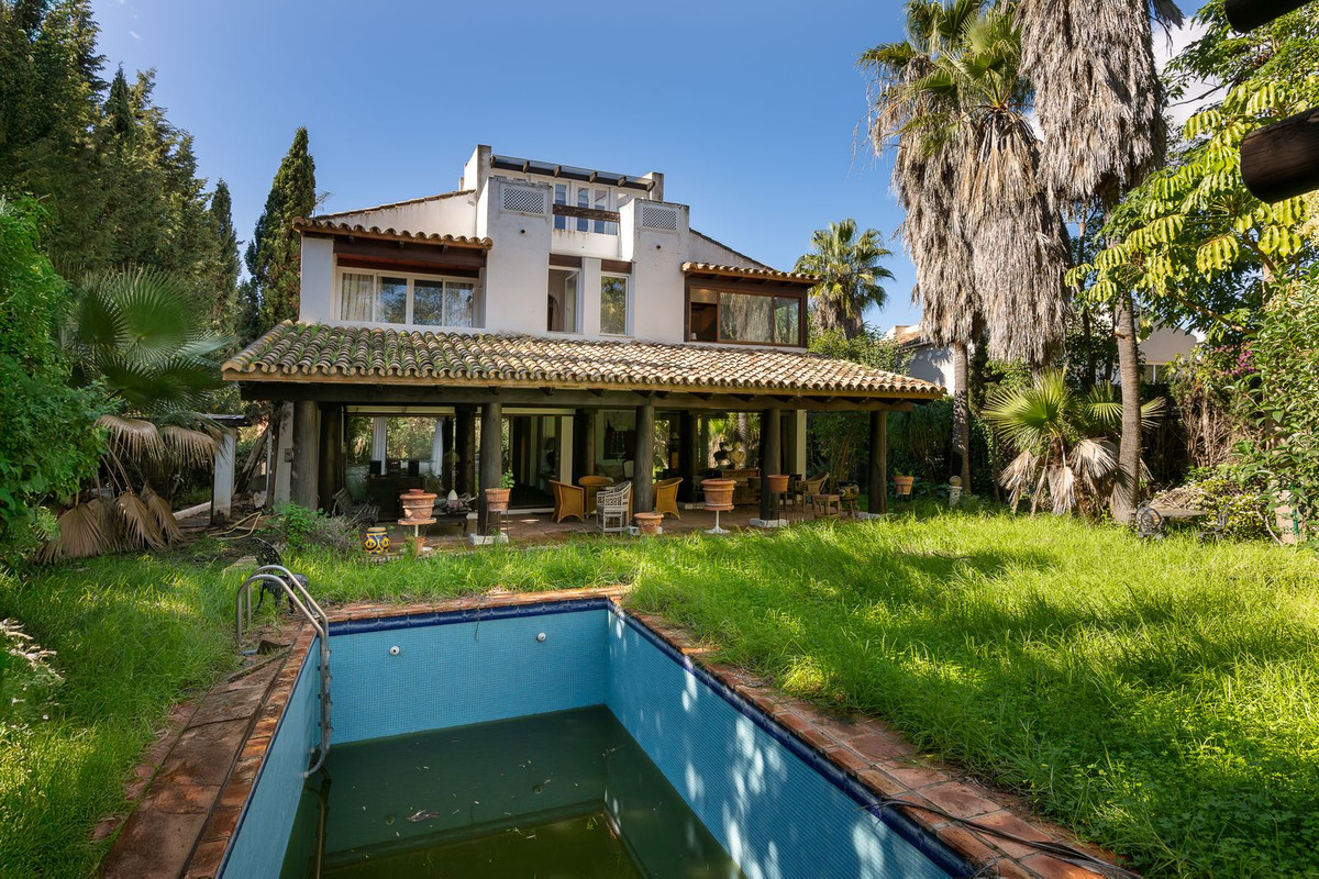 Vrijstaande Villa in Guadalmina Baja-20