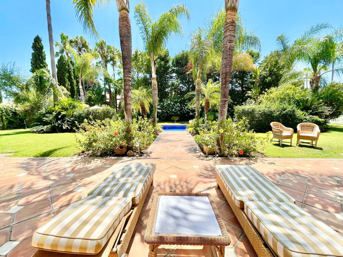 Vrijstaande Villa in Guadalmina Baja-14