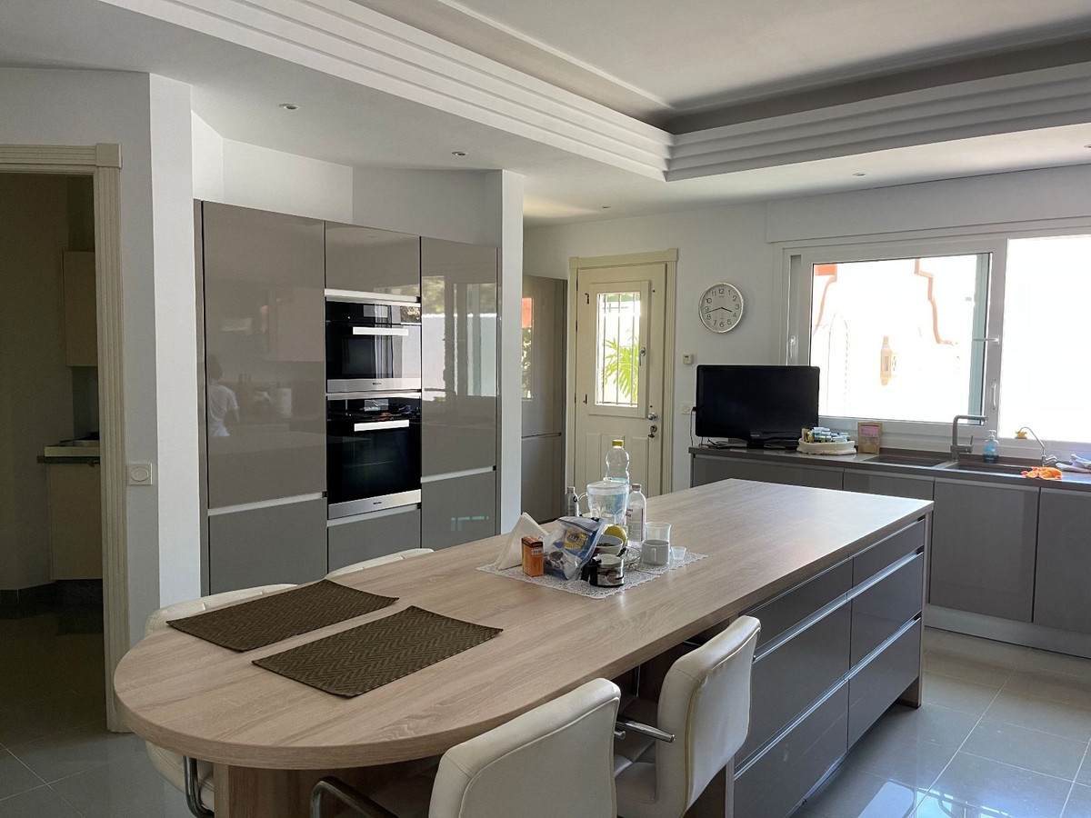 Vrijstaande Villa in Guadalmina Baja-22
