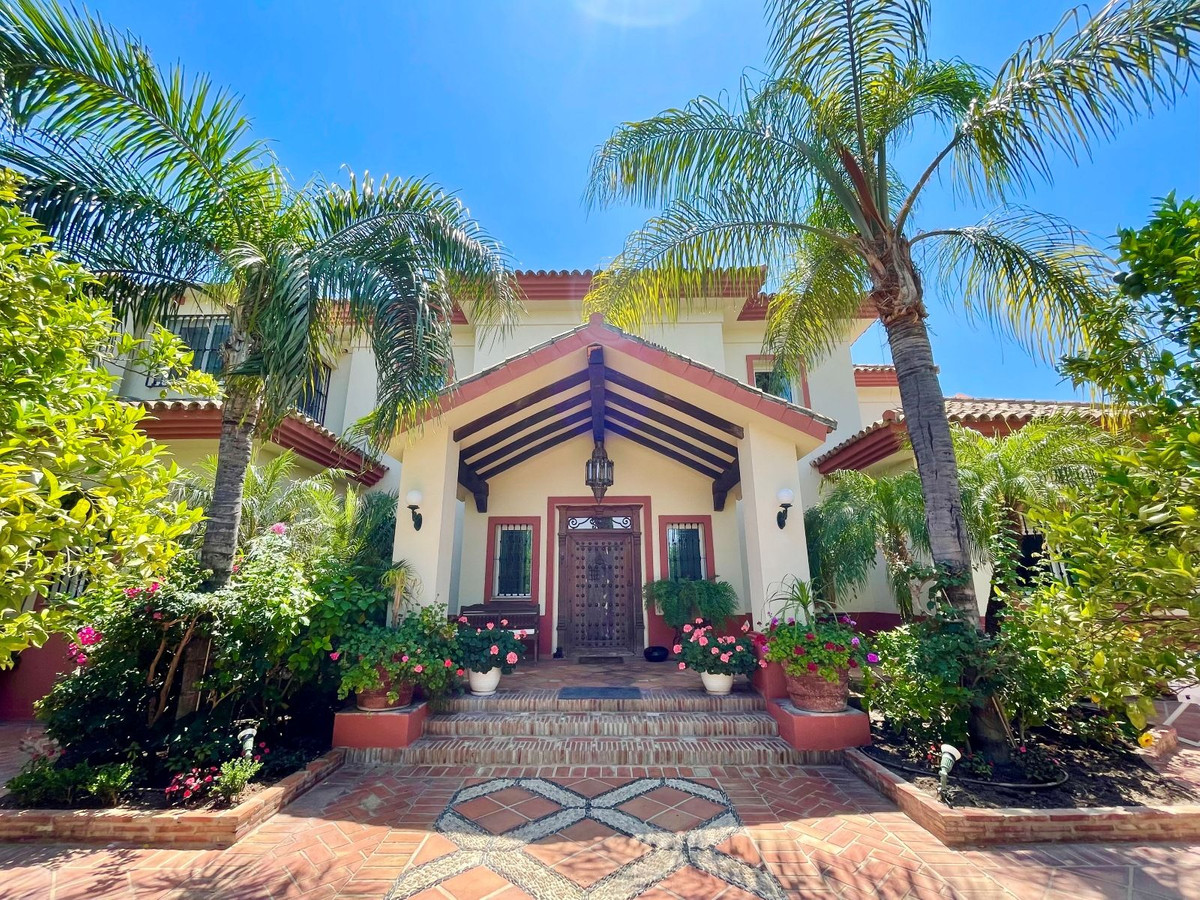 Vrijstaande Villa in Guadalmina Baja-23