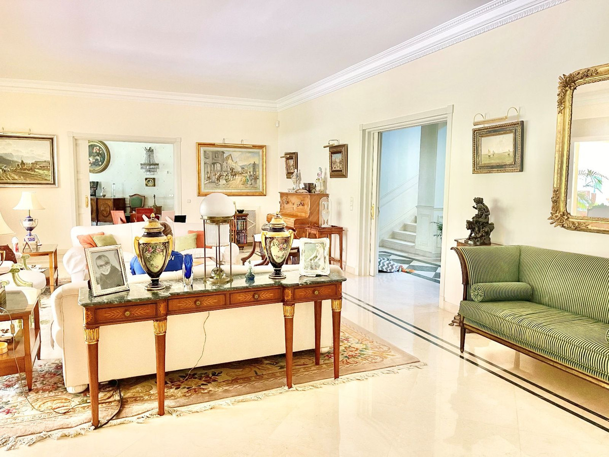 Vrijstaande Villa in Guadalmina Baja-8