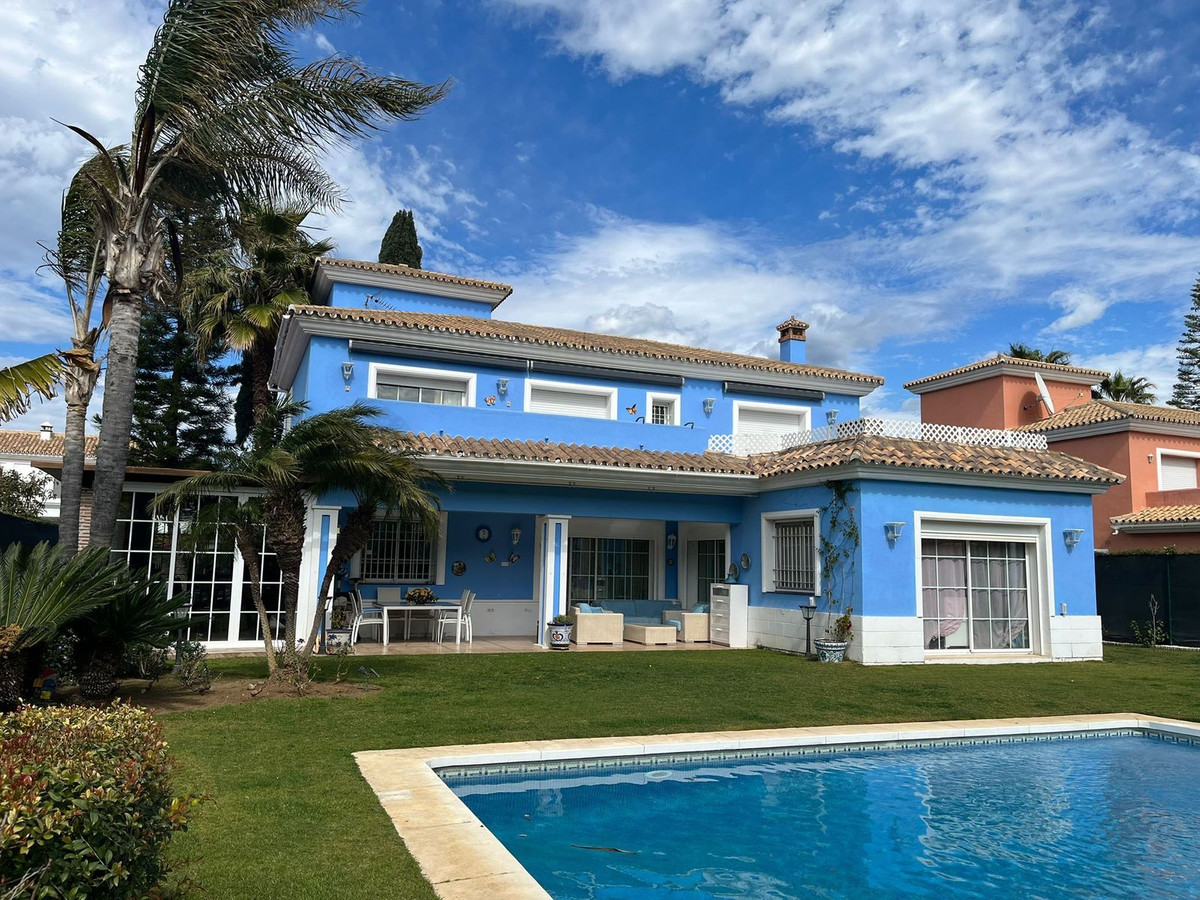 Huis te koop in Guadalmina Baja | 5 slaapkamers H5110717