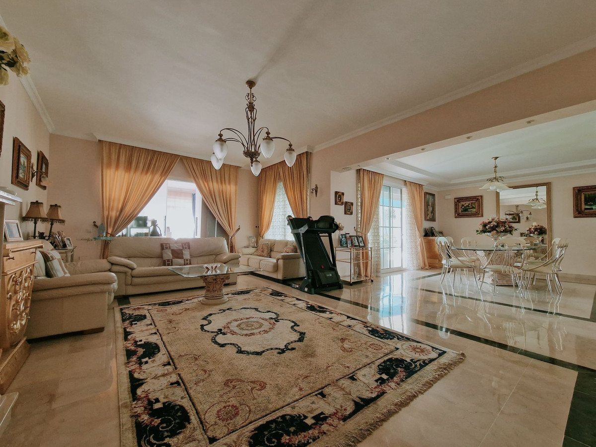 Huis te koop in Guadalmina Baja | 5 slaapkamers H5110717