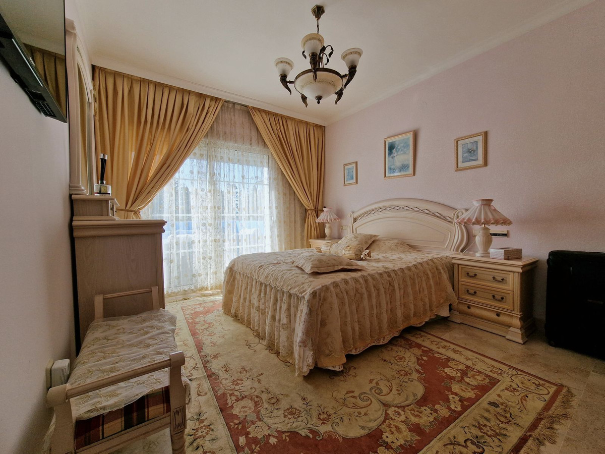 Huis te koop in Guadalmina Baja | 5 slaapkamers H5110717