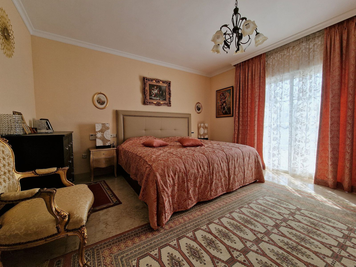 Huis te koop in Guadalmina Baja | 5 slaapkamers H5110717