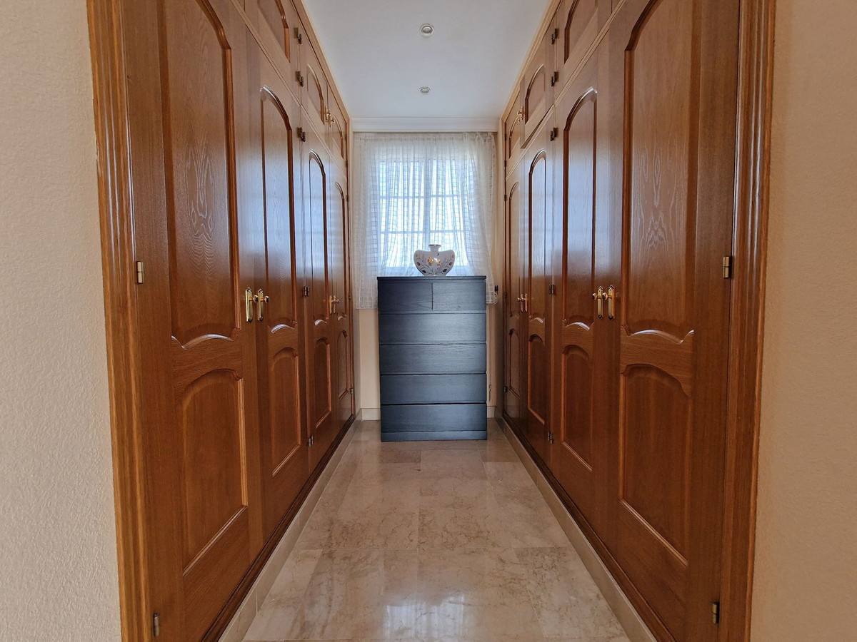Huis te koop in Guadalmina Baja | 5 slaapkamers H5110717