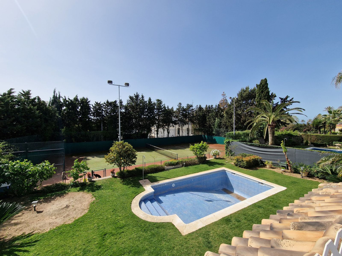 Huis te koop in Guadalmina Baja | 5 slaapkamers H5110717