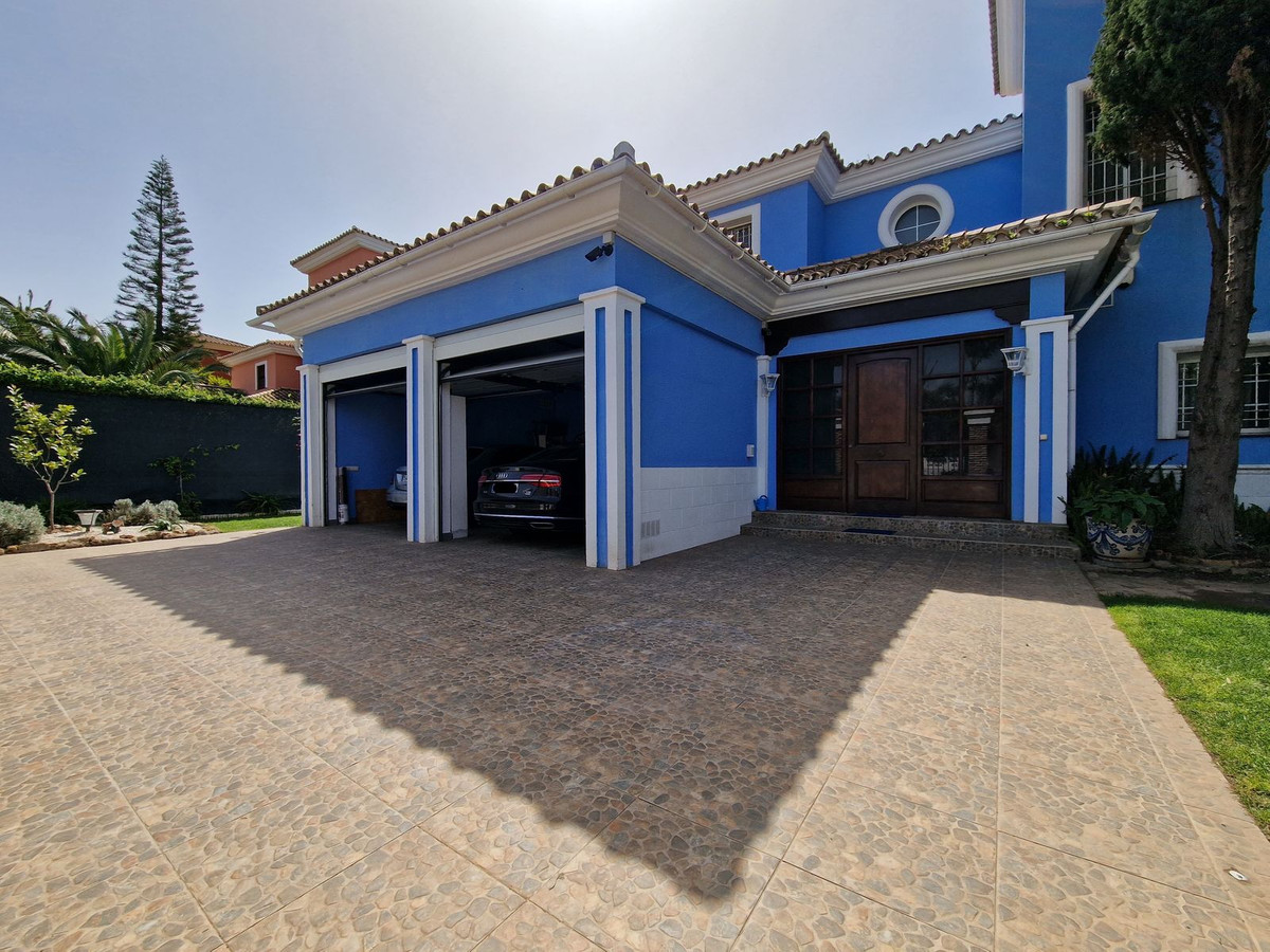 Huis te koop in Guadalmina Baja | 5 slaapkamers H5110717