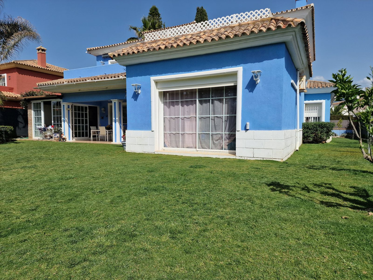 Huis te koop in Guadalmina Baja | 5 slaapkamers H5110717
