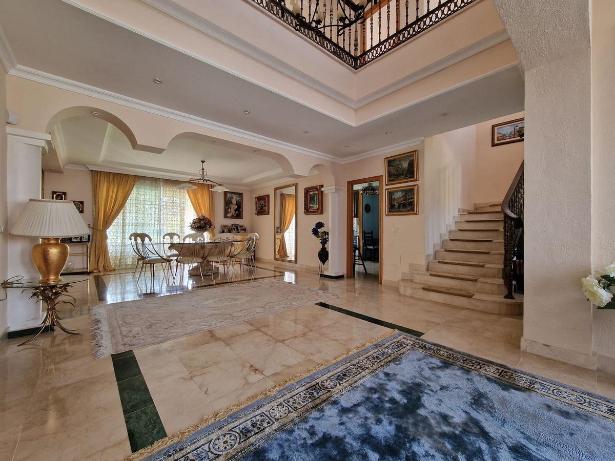 Huis te koop in Guadalmina Baja | 5 slaapkamers H5110717