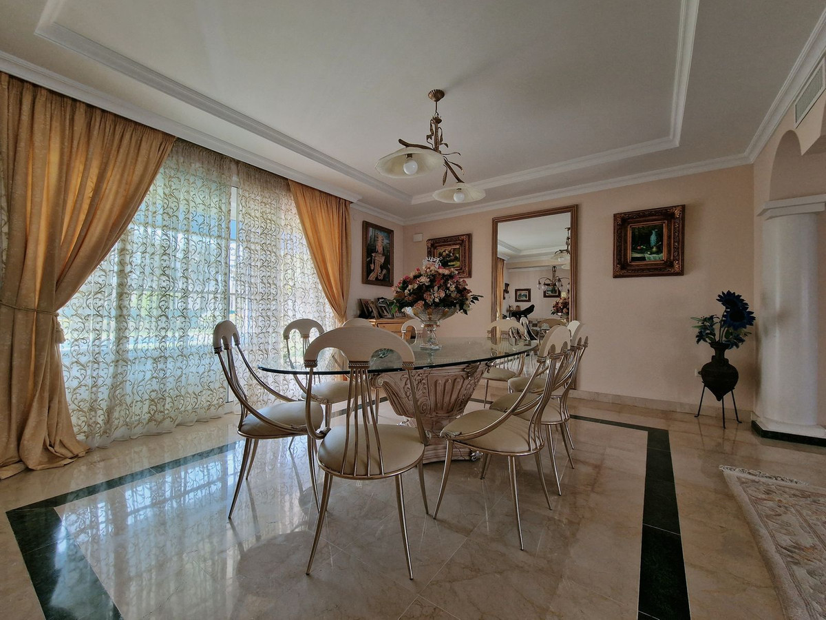 Huis te koop in Guadalmina Baja | 5 slaapkamers H5110717