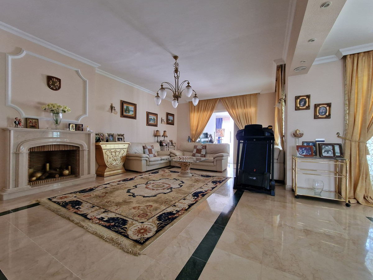 Huis te koop in Guadalmina Baja | 5 slaapkamers H5110717