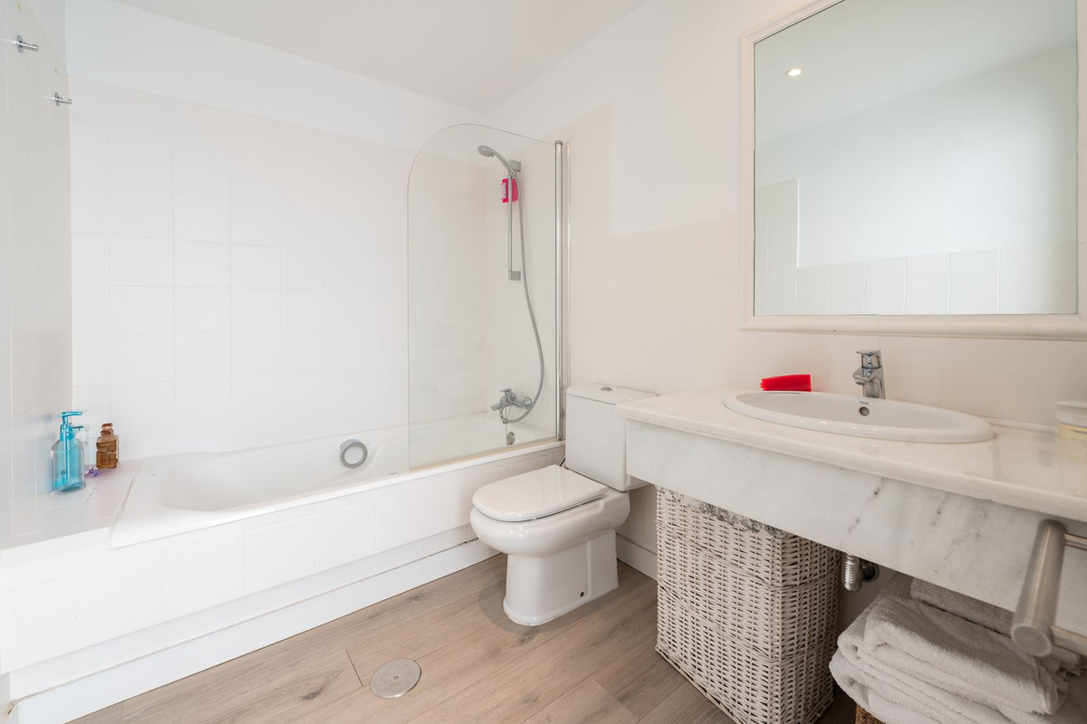 Huis te koop in Guadalmina Baja | 5 slaapkamers H5148274