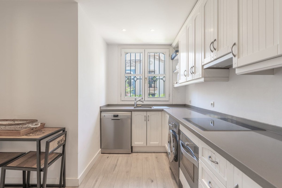 Huis te koop in Guadalmina Baja | 5 slaapkamers H5148274
