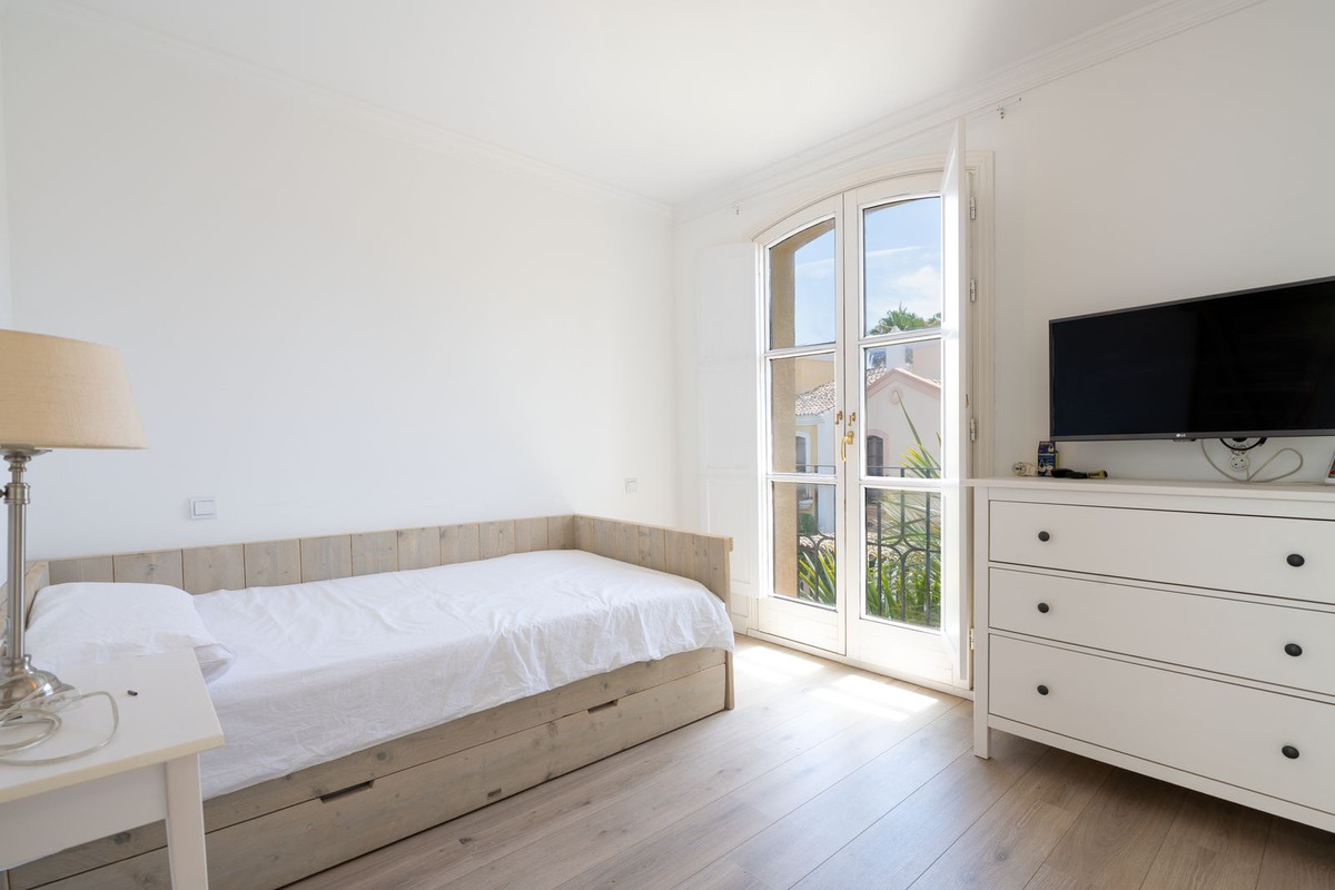 Huis te koop in Guadalmina Baja | 5 slaapkamers H5148274