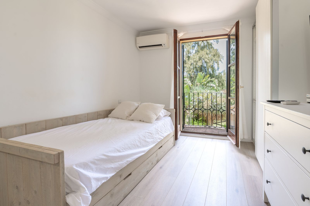 Huis te koop in Guadalmina Baja | 5 slaapkamers H5148274